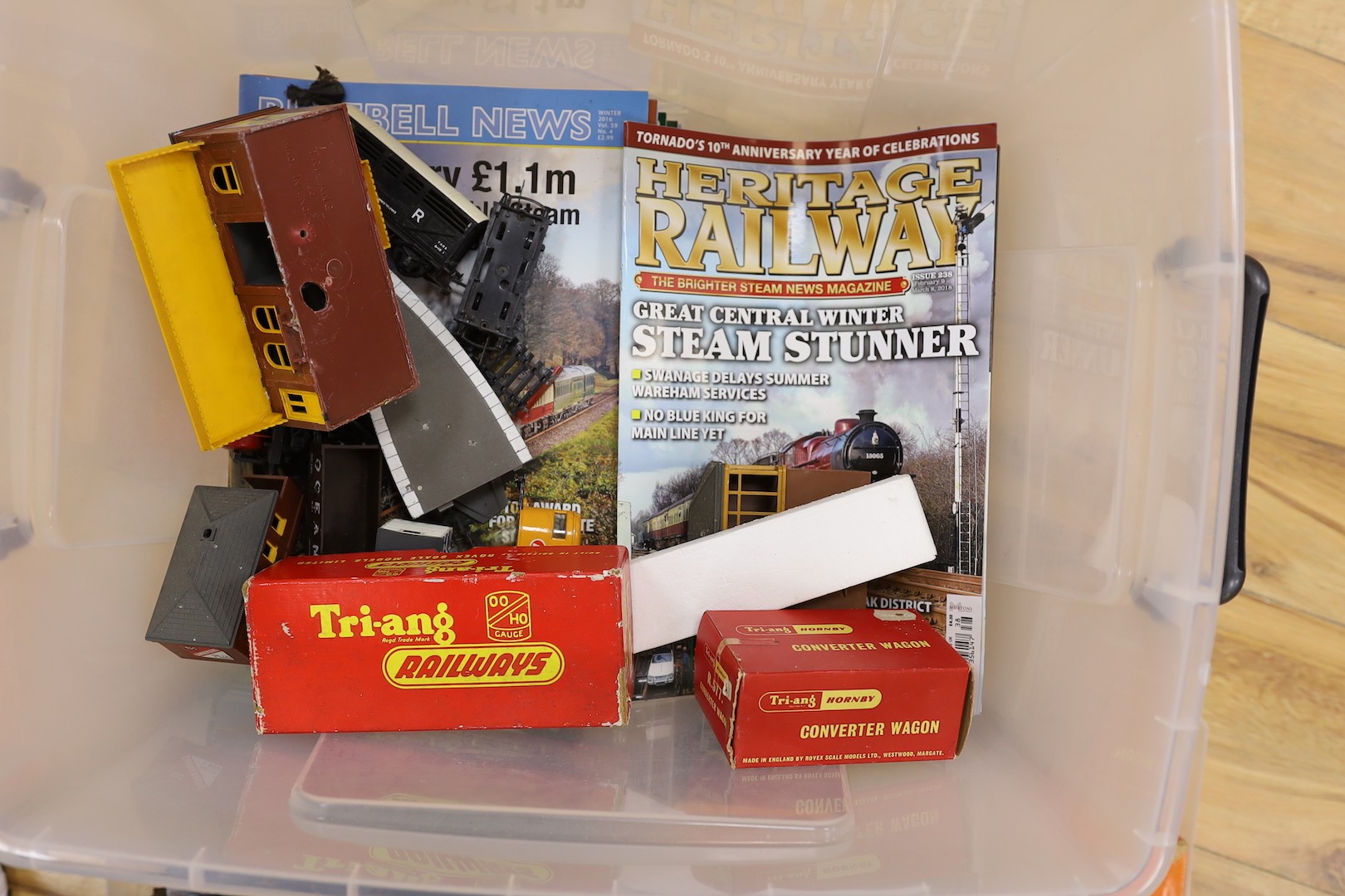 Kit built 00 gauge locomotives and tenders, others including Graham Farish, Triang, rolling stock etc.